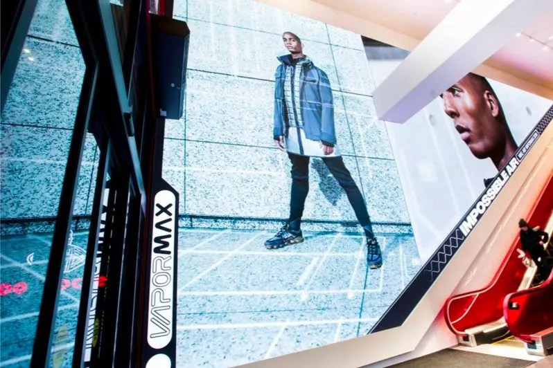 Activate The Space’i 4 mm dvLED-sein Footlockeri poes New Yorgi 34. tänaval
