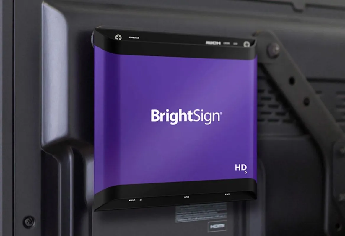 BrightSigni meediapleier teleri küljes
