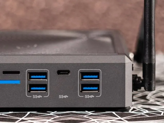 Meediapleier Azulle Byte4 Mini infoekraanidele